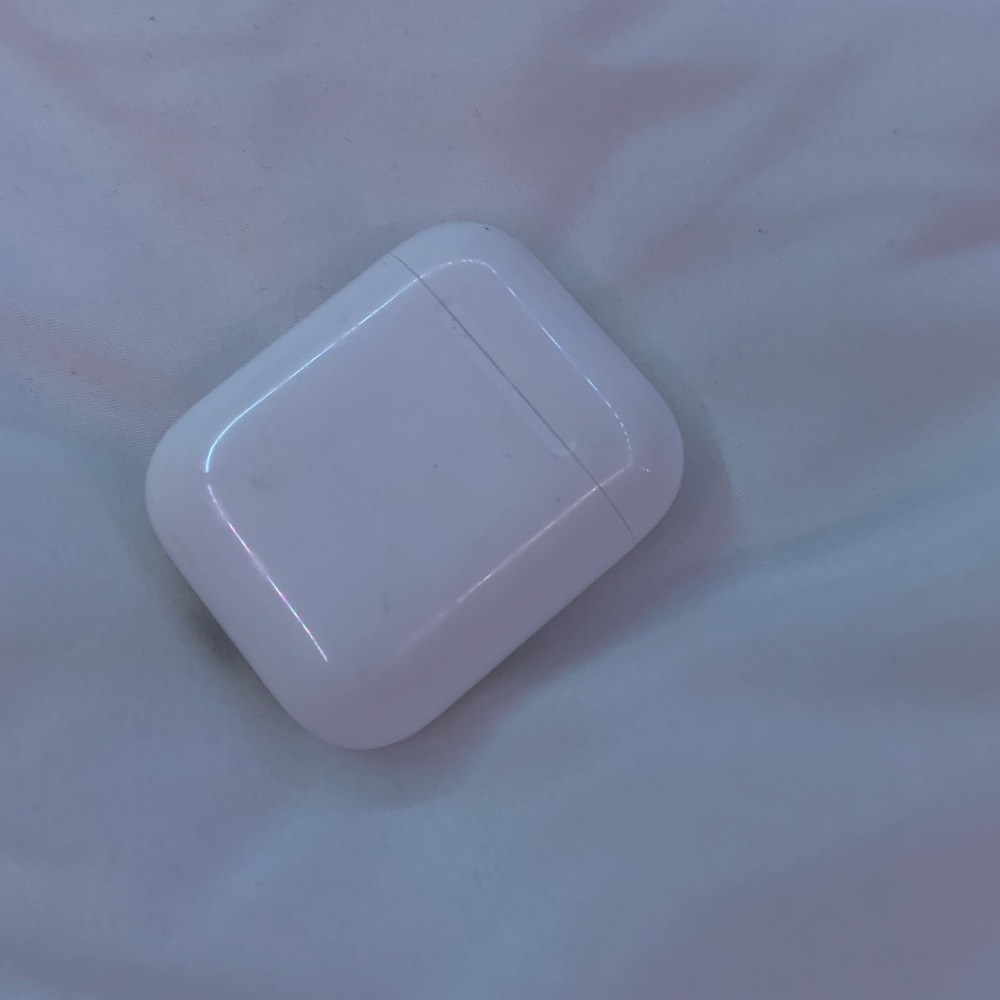 Apple AirPods Charging Case 2nd Generation